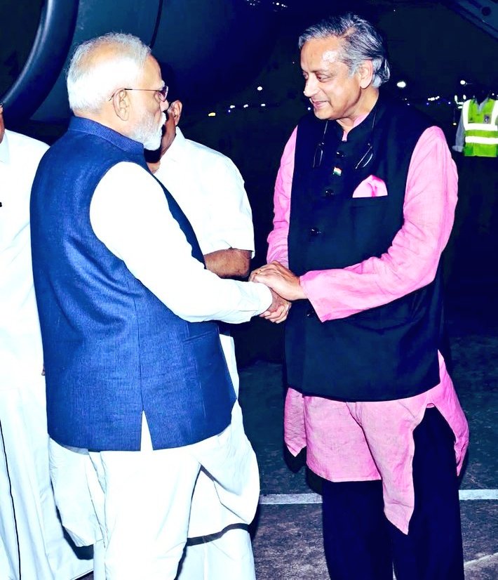 Shashi Tharoor: शशि थरूर का बदला हुआ रुख, मोदी सरकार की खुलकर तारीफ, क्या कांग्रेस को आने वाले समय में बड़ा झटका देगा? 1 Shashi Tharoor