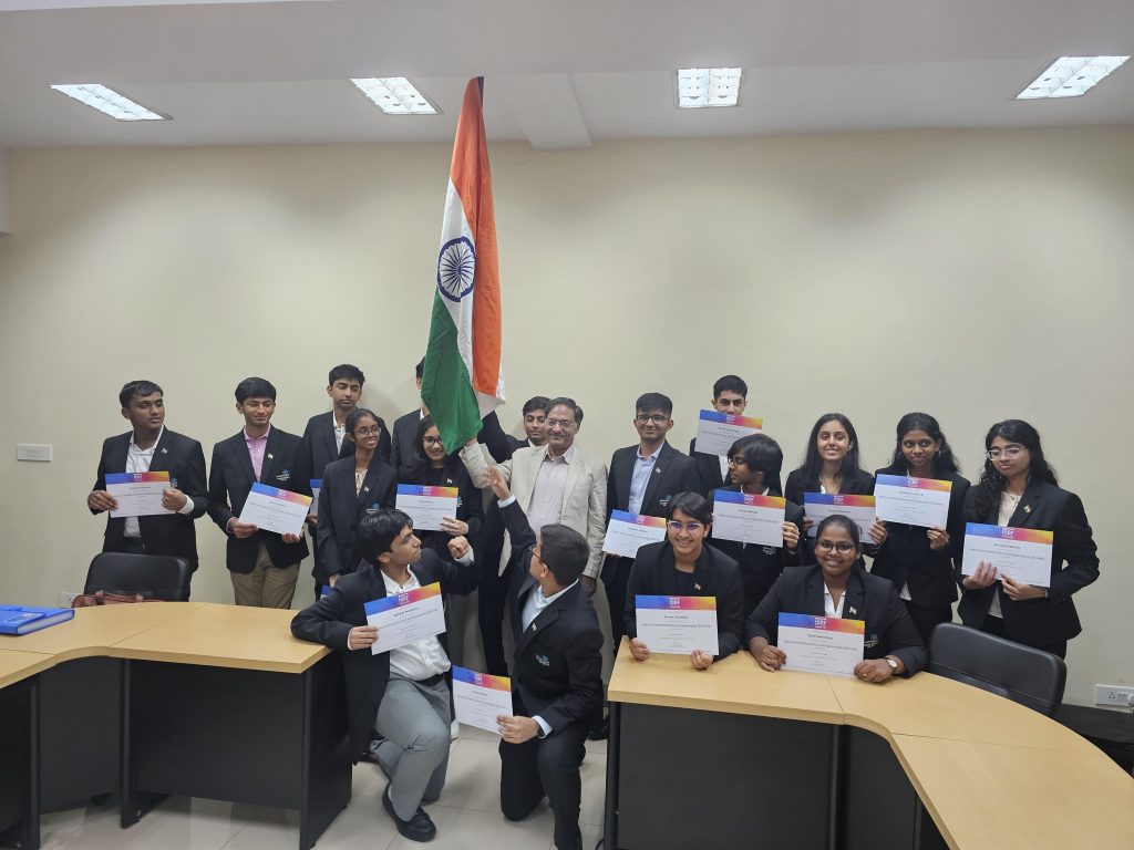 2025 में ISEF का जलवा, जयपुर के राजादित्य मोहन ने अमेरिका में बायोसेंसर प्रोजेक्ट से लहराया भारत का परचम 2 WhatsApp Image 2025 05 21 at 6.13.58 PM