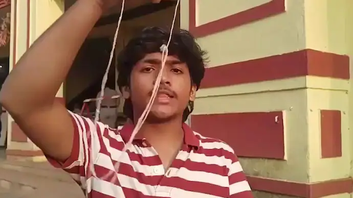 कर्नाटक में NEET अभ्यर्थी का जनेऊ उतरवाया, रोड पर संस्कार कर पहना जनेऊ 2 image 2