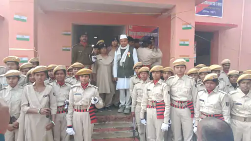 Bihar: सरकारी स्कूल में चलता रहा फर्जी थाना, भर्ती के नाम पर हुई 300 लोगों से ₹50 लाख की ठगी ! 1 Bihar: