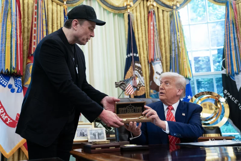 Elon Musk And Donald Trump: ब्रोमांस से ब्रेकअप तक: कैसे एलन मस्क और डोनाल्ड ट्रंप के रिश्ते में आई दरार 8 kkk