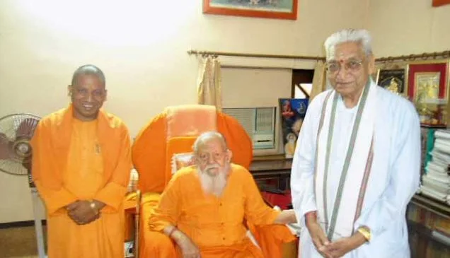 अशोक सिंघल: रामजन्मभूमि आंदोलन के प्रखर सेनानी, संन्यासी, प्रचारक और हिन्दू जागरण के सूत्रधार 7 अशोक सिंघल