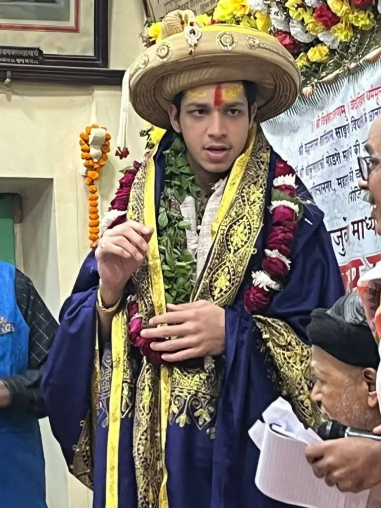 देवव्रत महेश रेखे का वेदपाठ के लिए काशी में अद्भुत सम्मान, किया दण्डक्रम वेद परायण 2 113163