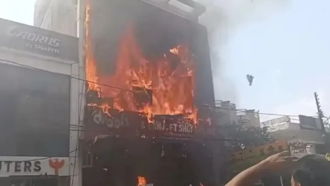 lucknow coching fire