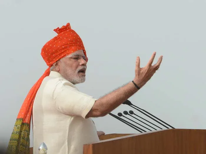 Narendra Modi Independence Day: 2014 से 2026 तक PM मोदी की पगड़ी, हर साल बदला रंग, अंदाज और परंपरा 13 image 13