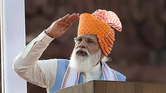 Narendra Modi Independence Day: 2014 से 2026 तक PM मोदी की पगड़ी, हर साल बदला रंग, अंदाज और परंपरा 6 image 6